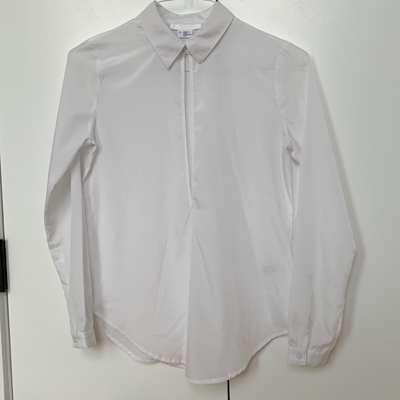 🦄 *3 /$10* Cooperative white collar top with center cut - Picture 1 of 9